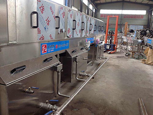 遼寧周轉(zhuǎn)箱清洗機(jī)生產(chǎn)設(shè)備哪里有售歡迎來(lái)電 諸城九龍機(jī)械